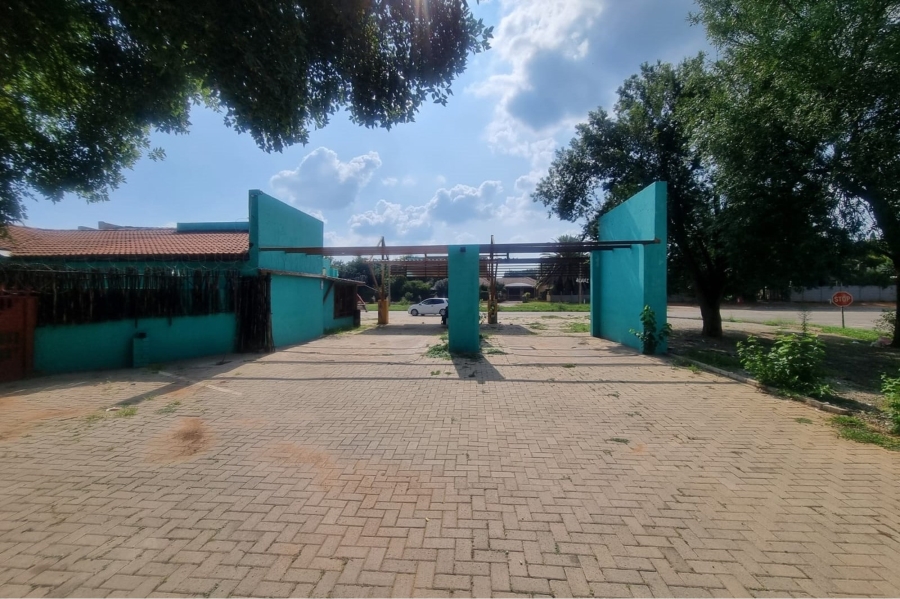 Commercial Property for Sale in Wilkoppies North West